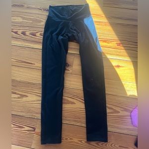 Aritzia TNA leggings size small in black